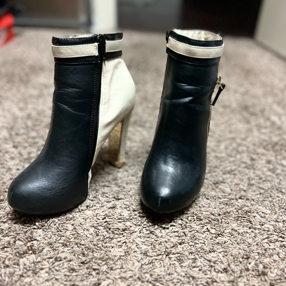 Two tone black & cream platform ankle booties size 7 - Picture 2 of 5